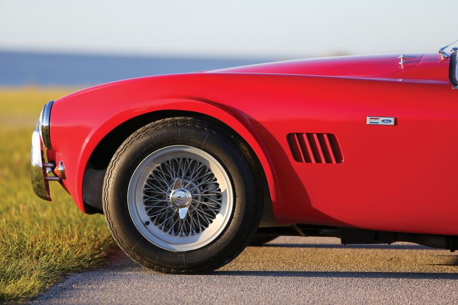 Детали экстерьера Shelby Cobra 289 (CSX 2442) 1965 года  (фото 23 из 40)